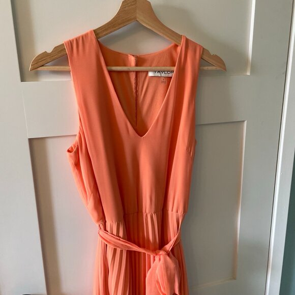Taylor Pleated Sunset Orange Ombre Maxi Wedding Guest Dress Size Small - Picture 4 of 11